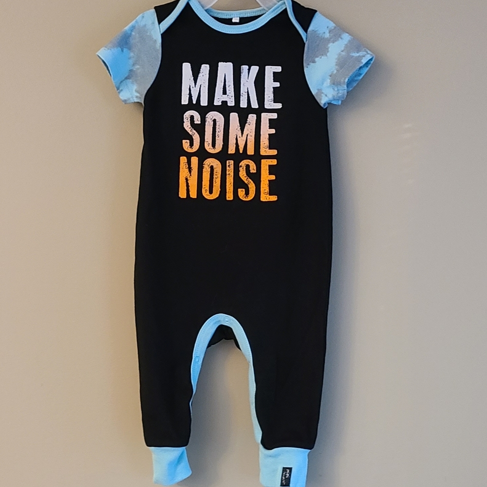 Mini Heroes "Make Some Noise" black footless romper